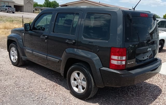2011 LIBERTY 4X4 (4).jpg